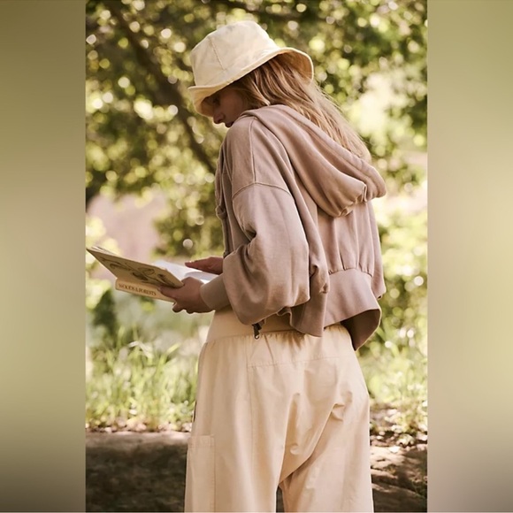 Free People Movement Out and About Zip Up Cropped Hoodie Sweatshirt Large - Picture 3 of 9